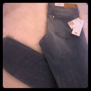 H&M Women’s Skinny Regular Waist Super Stretch